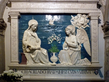 zdjęcie terakota Andrea della Robbia